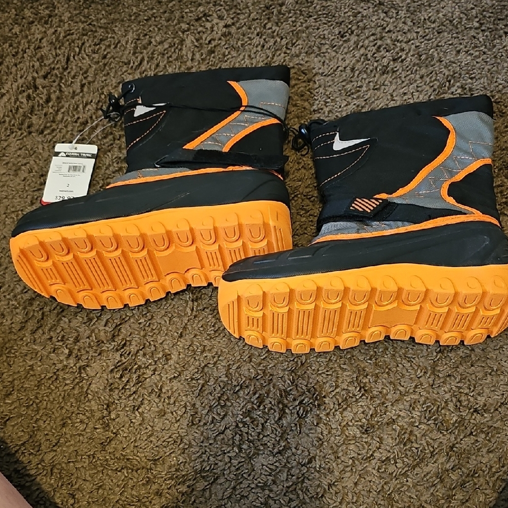 NWT Ozark Trail Snow Boots